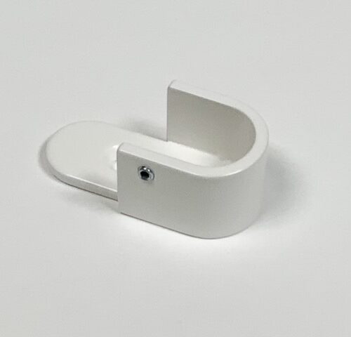 U stelt met de flens ovaal wit RAL 9010 van Metaalstore eenvoudig een ovalen garderobestang in wit samen.