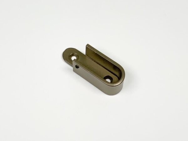 Bij Metaalstore koopt u een flens ovaal in brons met de afmeting 60x15 mm.