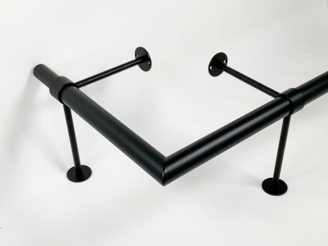 Hoekstuk voor voetrail in mat zwart fijnstructuur