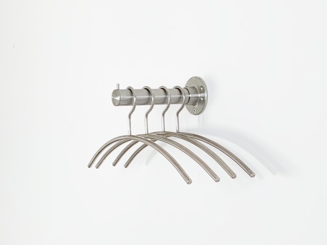 Kledinghanger uit RVS-INOX 304 met 4 RVS-INOX 304 kledinghangers