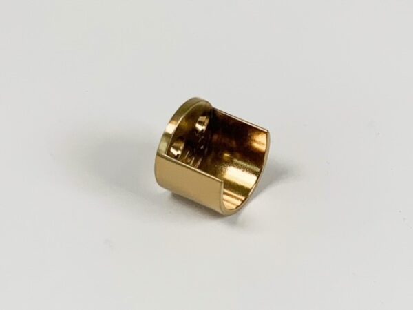 Bij Metaalstore koopt u eenvoudig online een flens half open messing mat Ø25.4 mm. Deze matting maakt de garderobestang heel bijzonder.