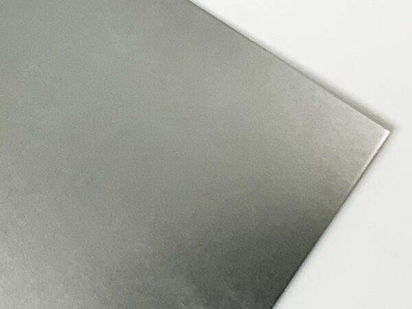 Staalplaat blank. Voor u op maat geknipt. Metaalstore levert staalplaten op maat.