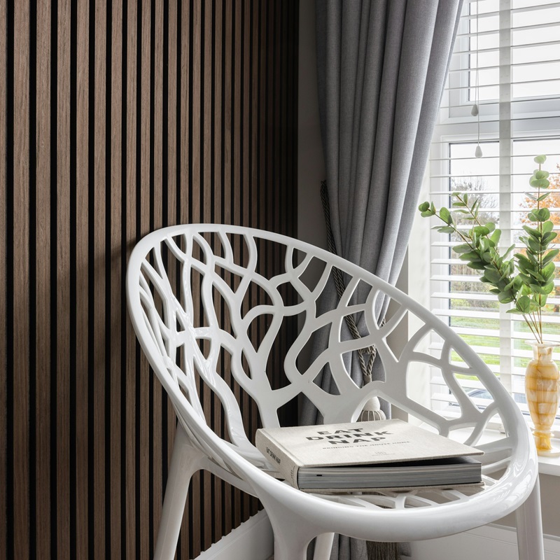 Een akoestische wand aankleden? Bij Metaalstore koopt u passende accessoires zoals legplanken, kapstok of kledinghaken.