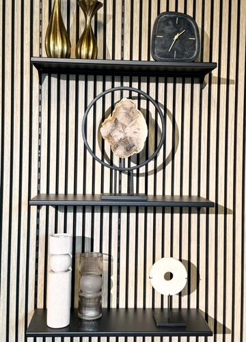 Wandpaneel schap. Metaalstore heeft een systeem van montageprofielen waaraan je een wandpaneel schap, een wandpaneel kapstok of wandpaneel kledinghaken aan kunt klikken.