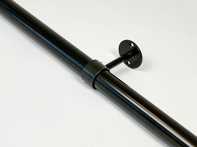 Afstandsteun Gun Metal. Gemonteerd aan buis. Model 8 cm tot hart buis.