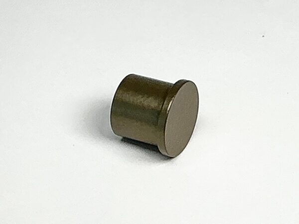 Eindkap in de kleur brons. Geschikt voor buis met diameter 35 mm. Basismateriaal is staal. Afwerking gecoat.