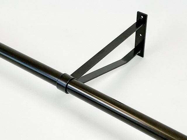 Garderobesteun extra sterk Gun Metal. 30 cm tot hart buis. Gemonteerd aan de buis.