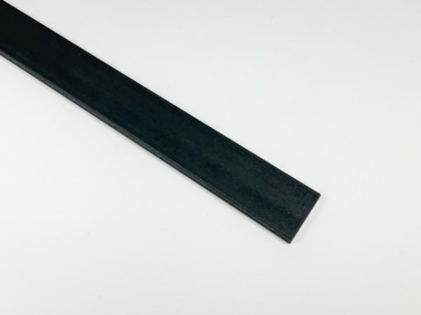 Strip in zwart staal warmgewalst staal